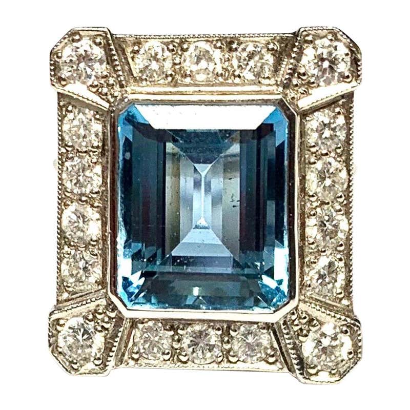 18 Carat White Gold Art Deco Aquamarine and Diamond Ring