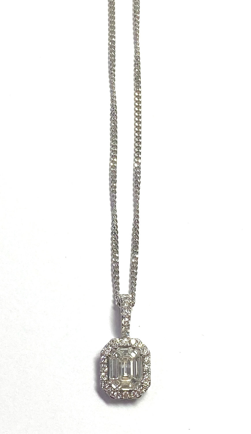18ct White Gold Diamond Pendant